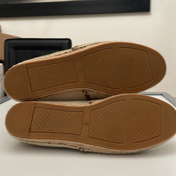 Tory Burch Cream and Brown loafers - Picture 13 of 15